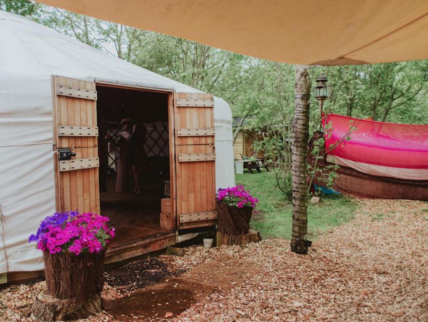 Plush Tents Yurt Village チチェスター エクステリア 写真